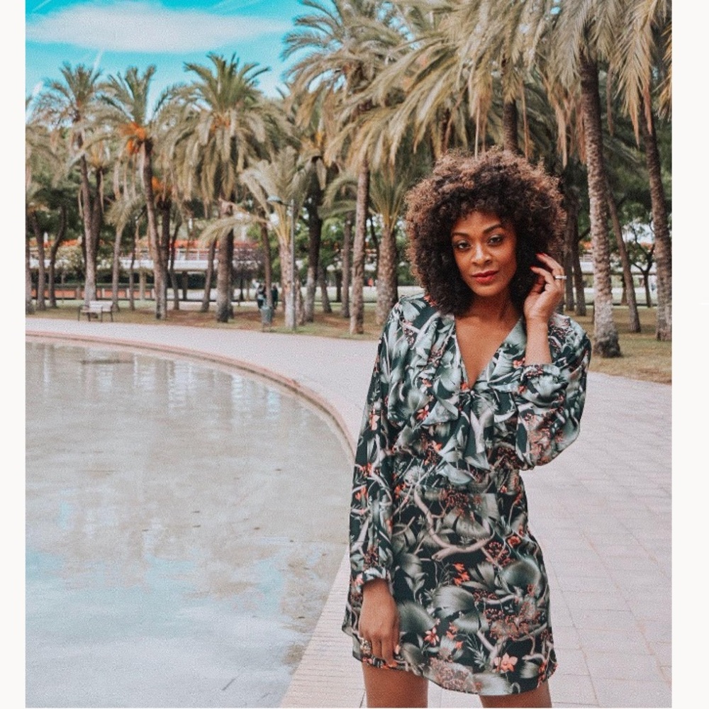 THE JOHANNA DRESS: beautiful floral mini dress
